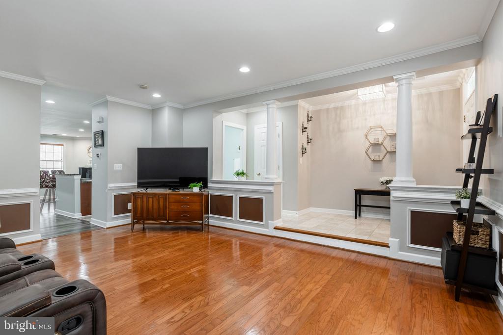 5019 SOFTWOOD LANE