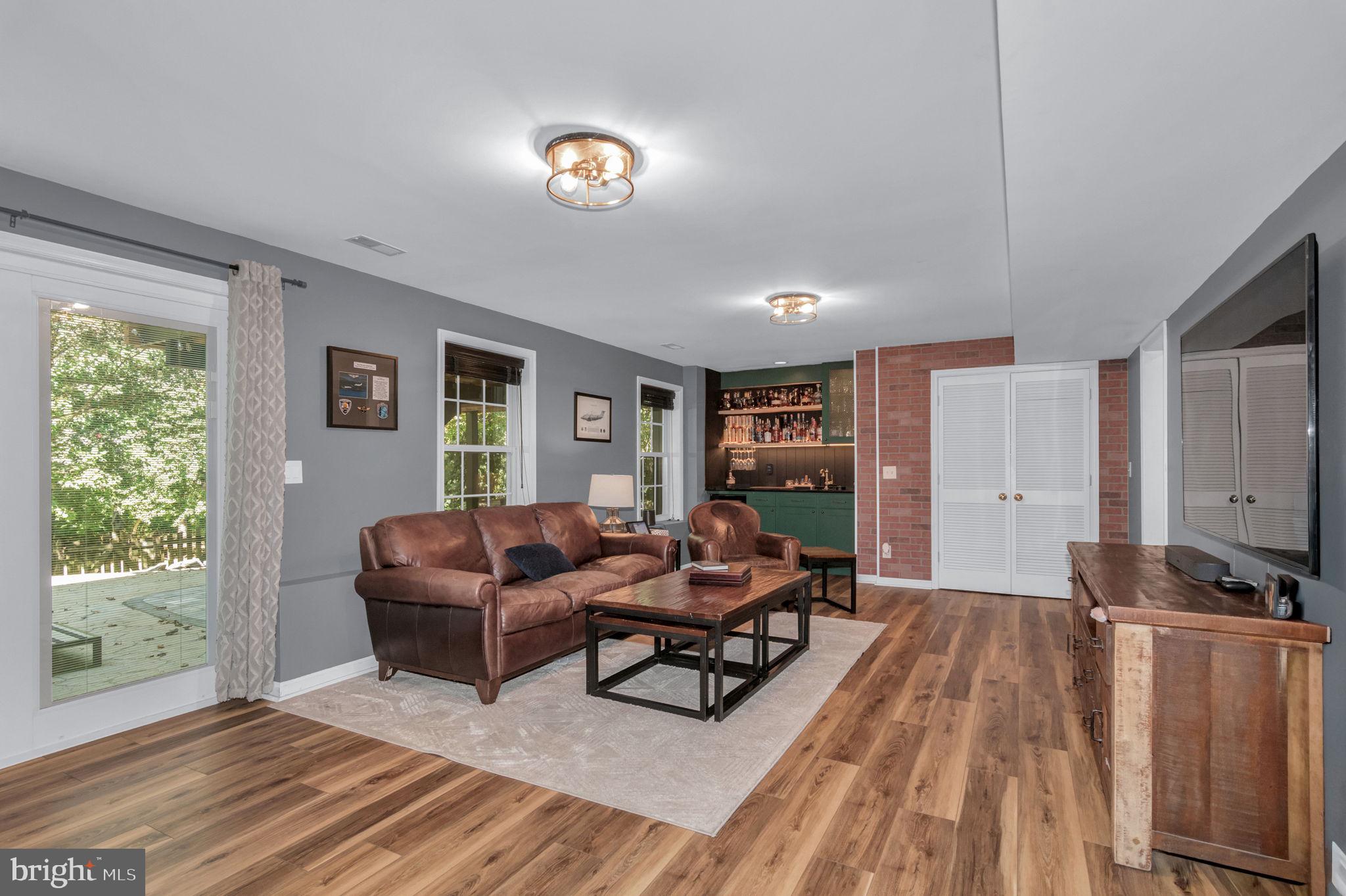 12 PIN OAK COURT
