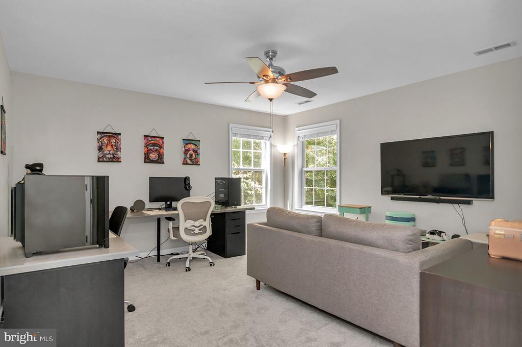 12 PIN OAK COURT