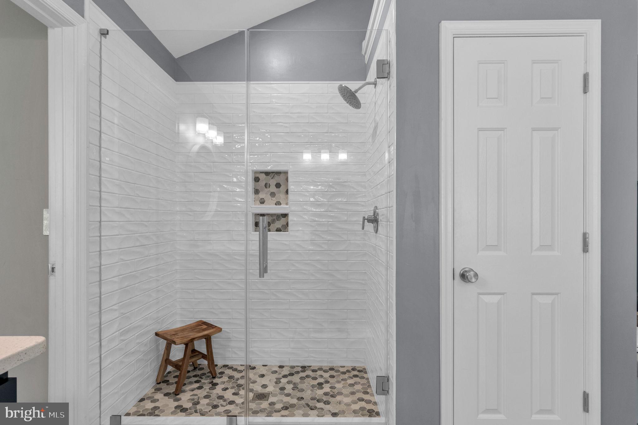 12 PIN OAK COURT