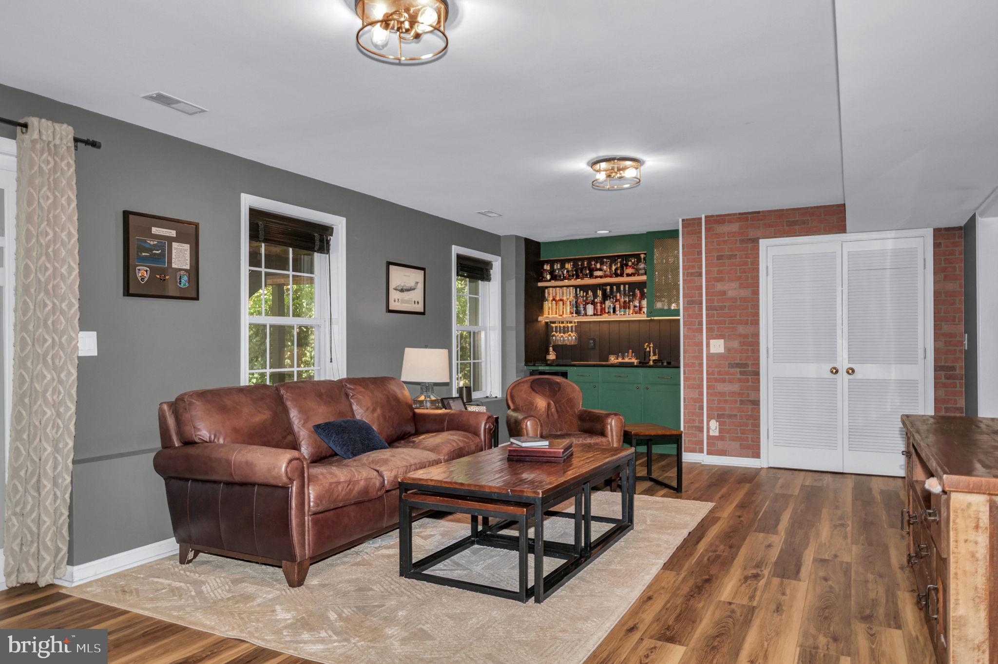 12 PIN OAK COURT