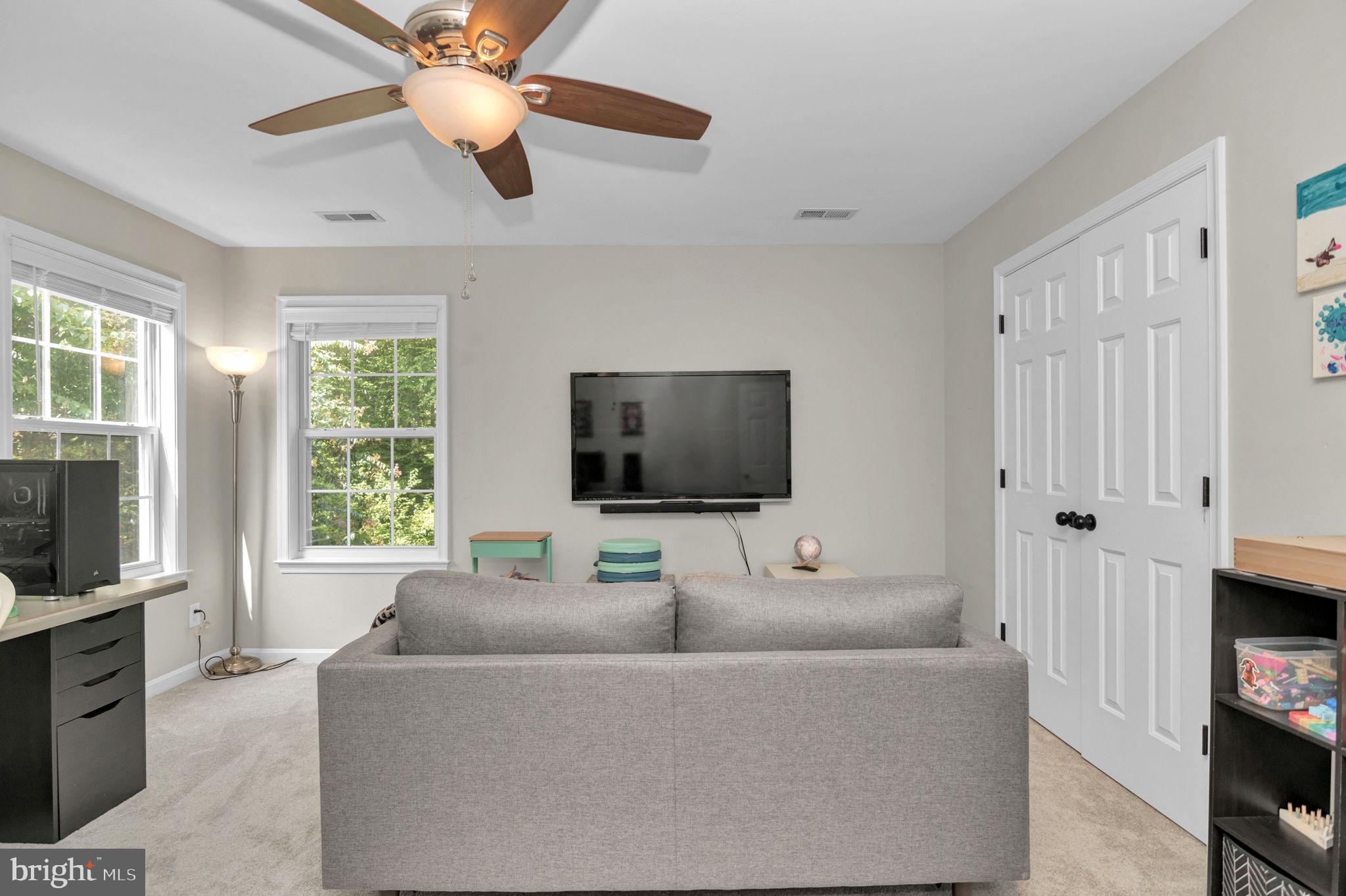 12 PIN OAK COURT
