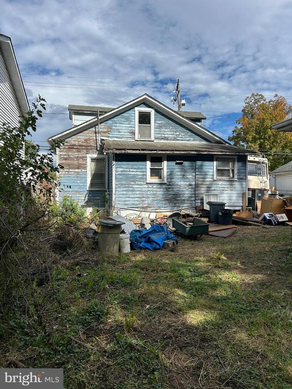 27 JACKSON AVENUE