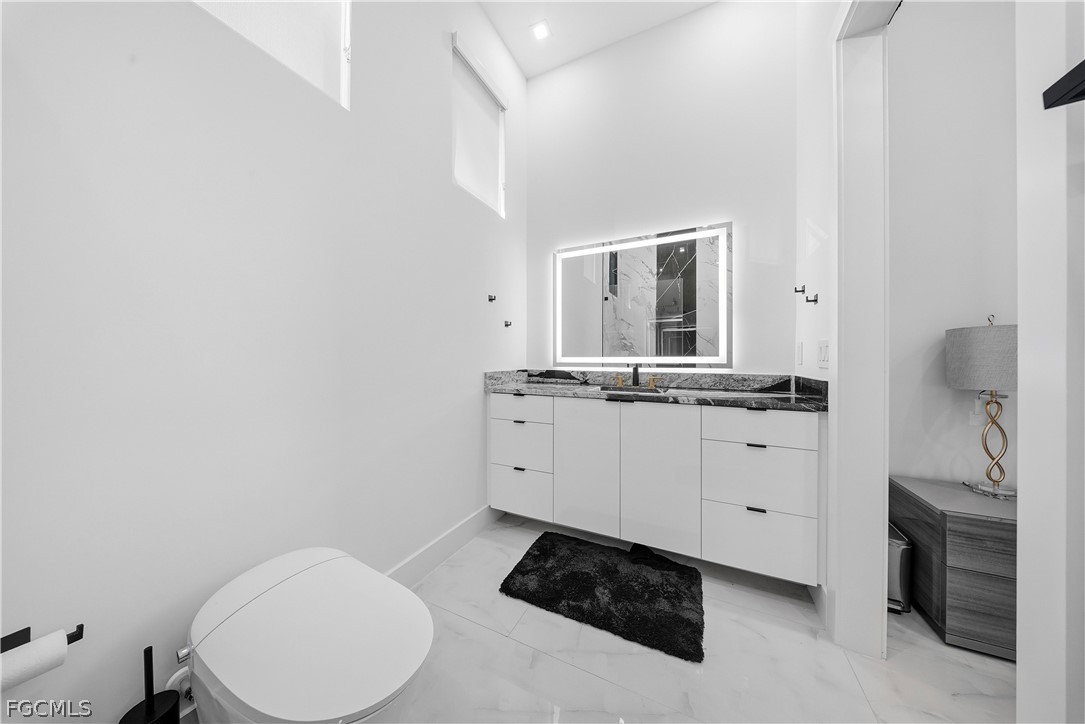 4907 Santa Monica CT