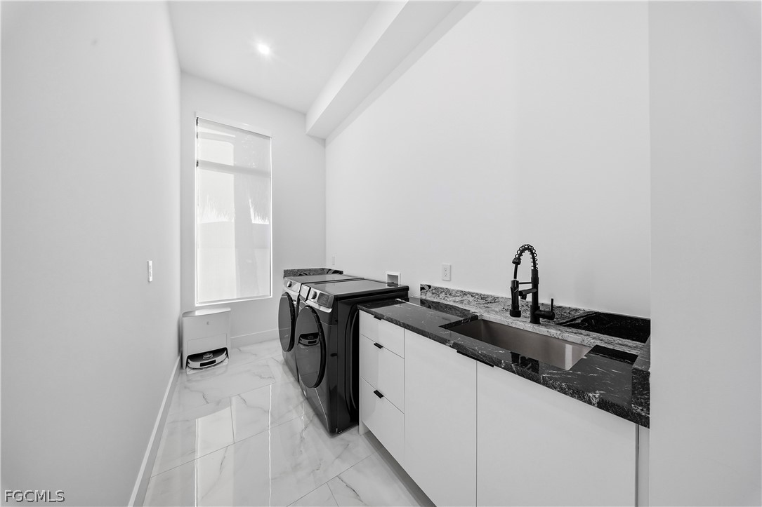 4907 Santa Monica CT