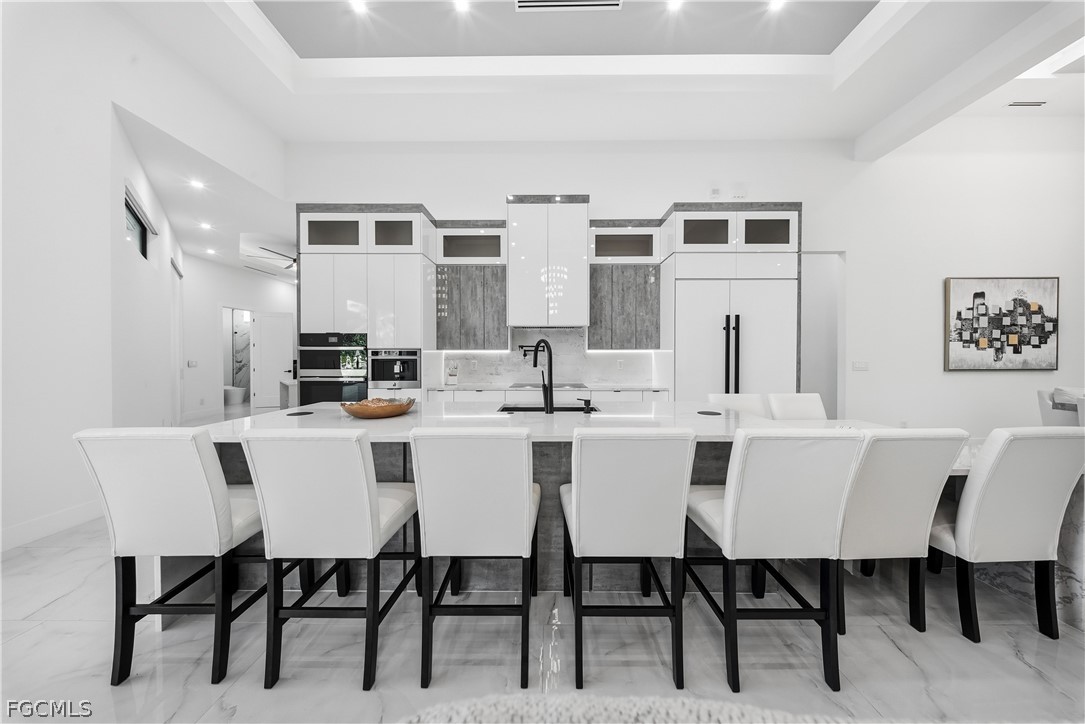 4907 Santa Monica CT