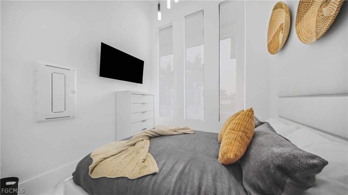 4907 Santa Monica CT