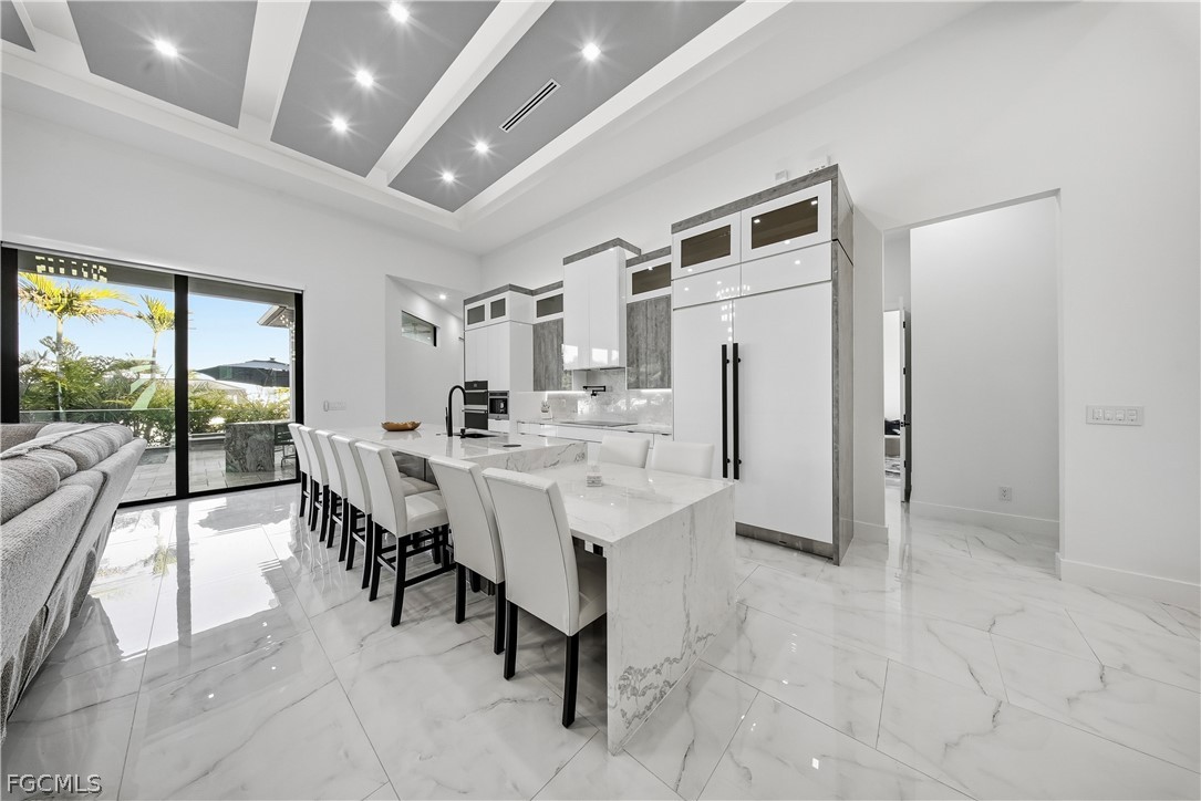 4907 Santa Monica CT