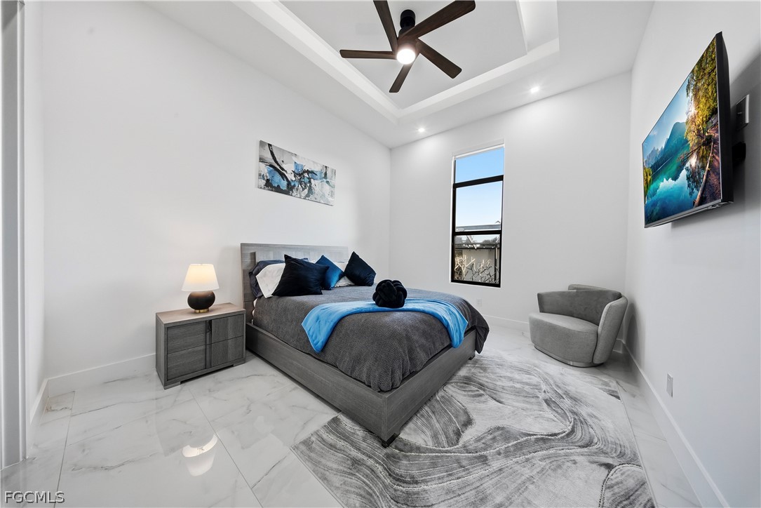 4907 Santa Monica CT