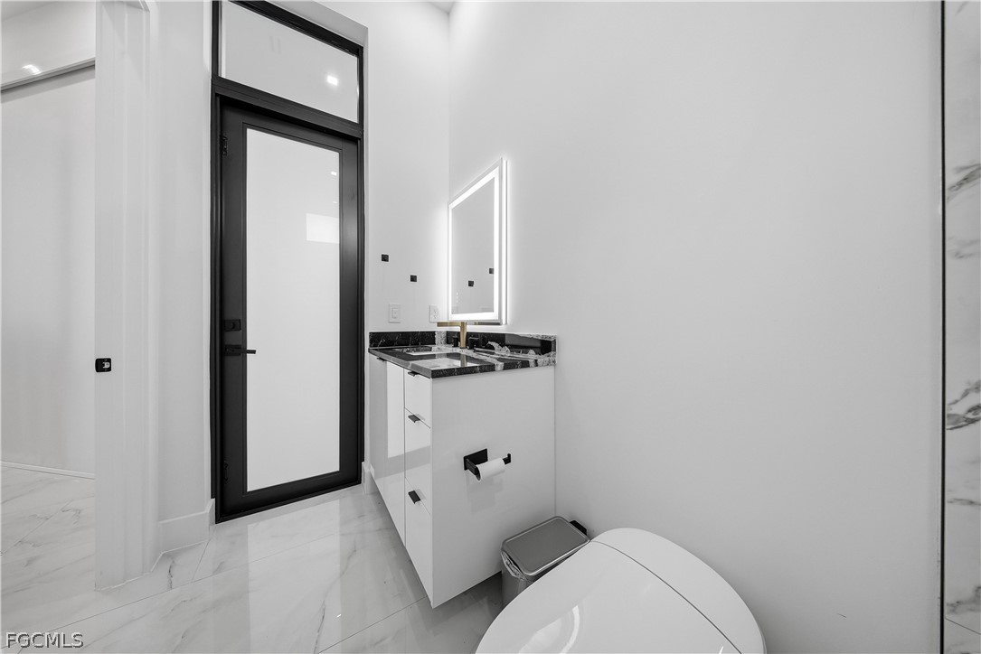 4907 Santa Monica CT