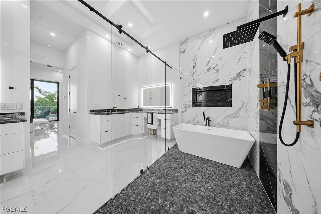 4907 Santa Monica CT