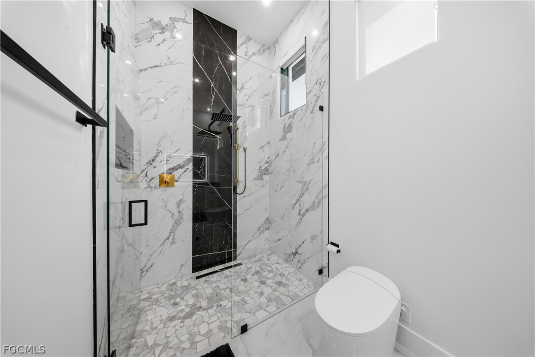 4907 Santa Monica CT