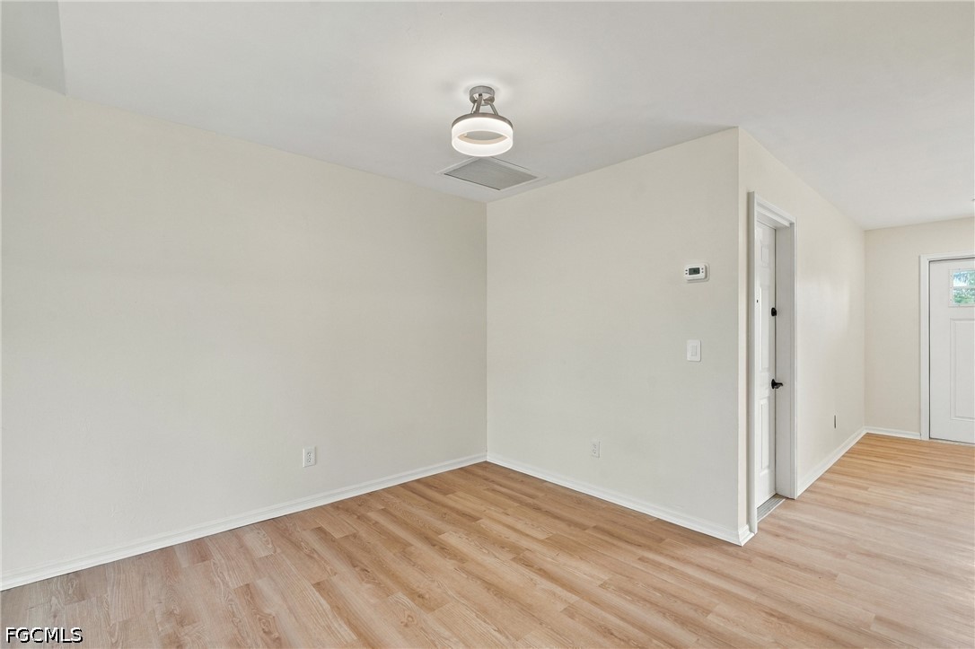906 SW 7th CT