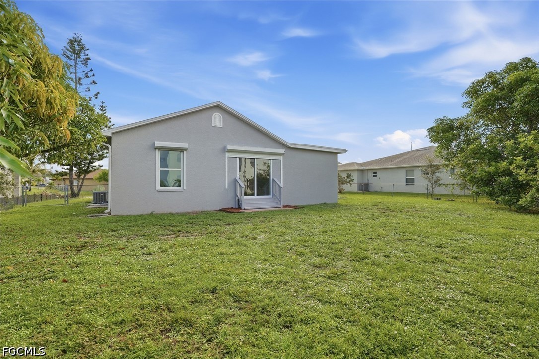 906 SW 7th CT