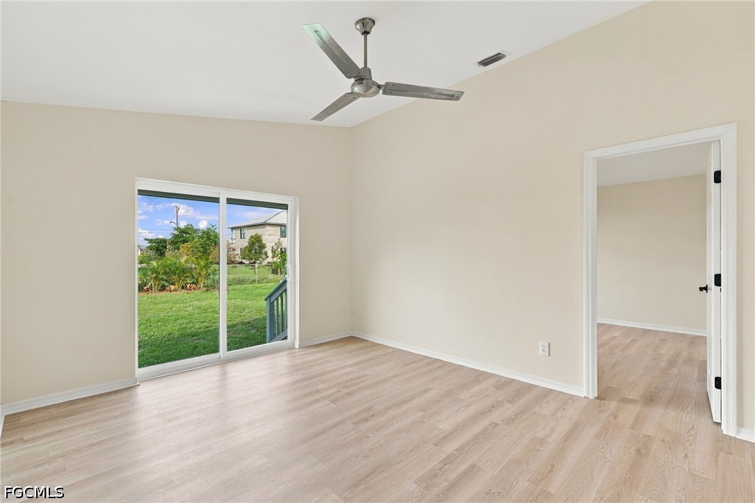 906 SW 7th CT