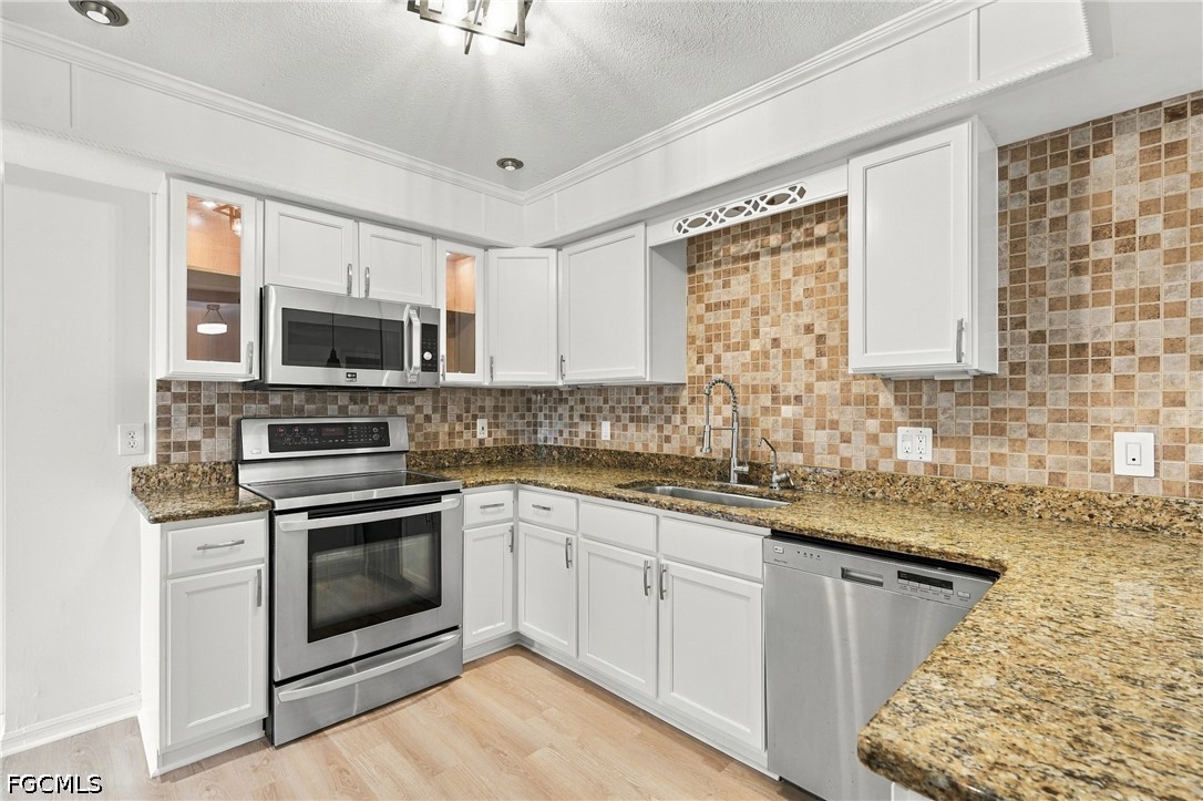 906 SW 7th CT