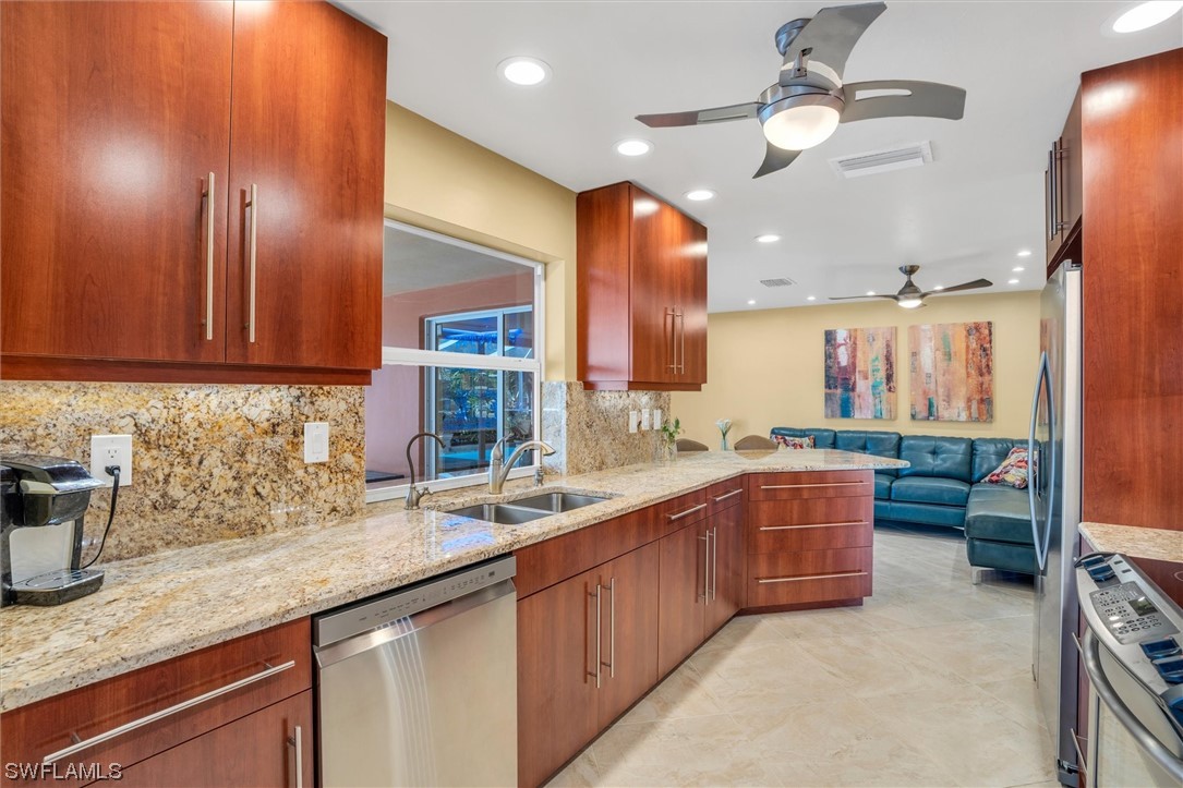 1214 SW 49th ST