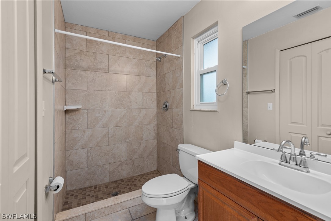 126 NE 6th PL
