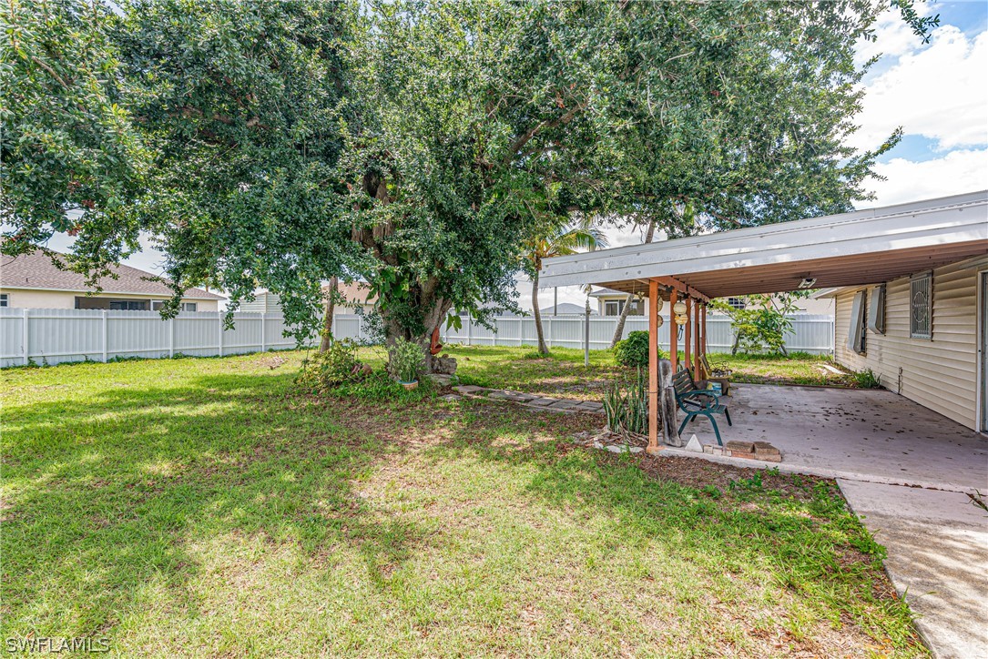 2212 NE 9th AVE