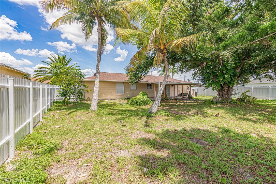 2212 NE 9th AVE