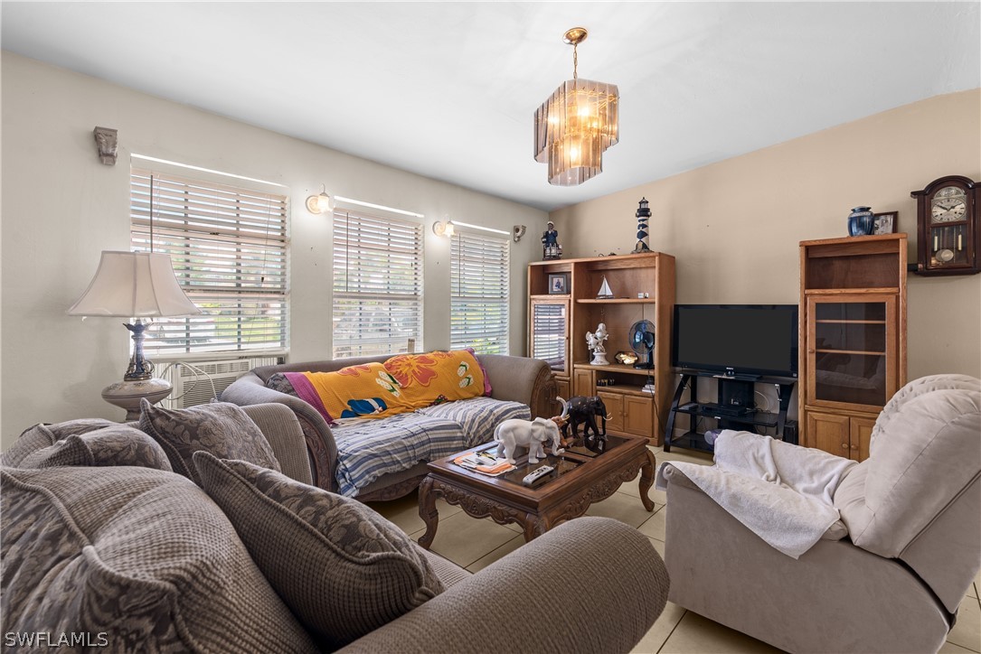 2212 NE 9th AVE