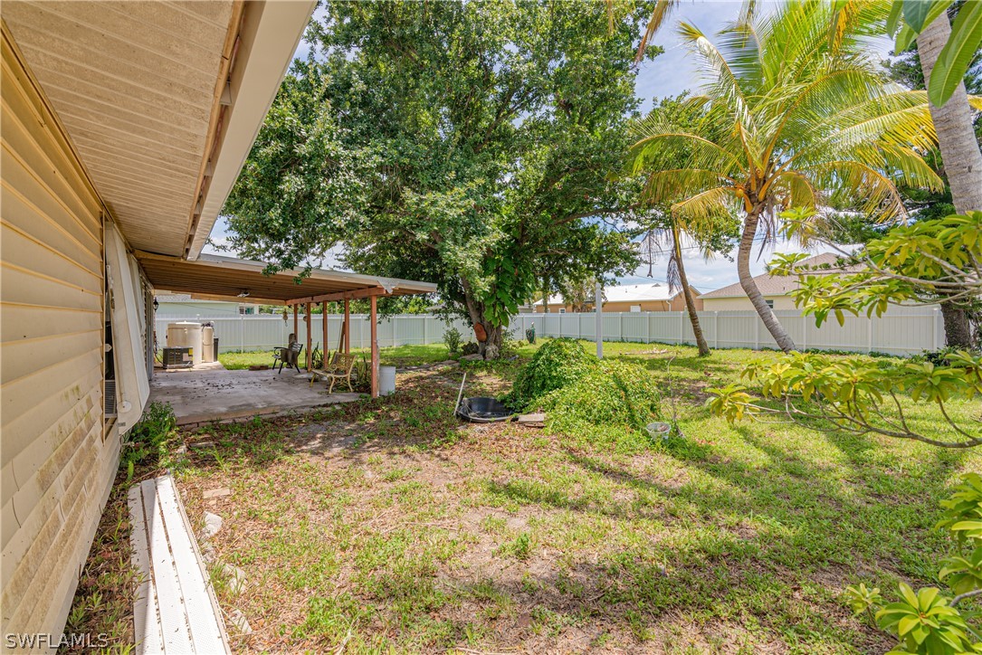2212 NE 9th AVE