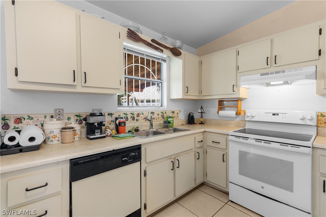 2212 NE 9th AVE