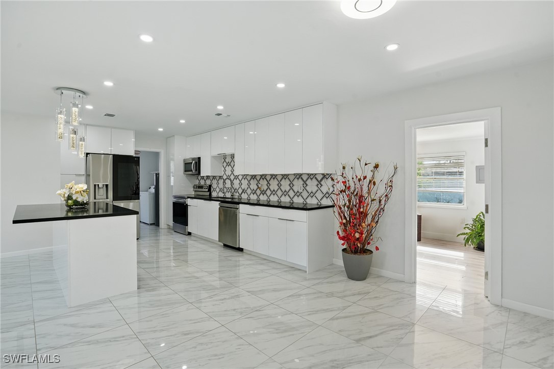 112 Contee DR