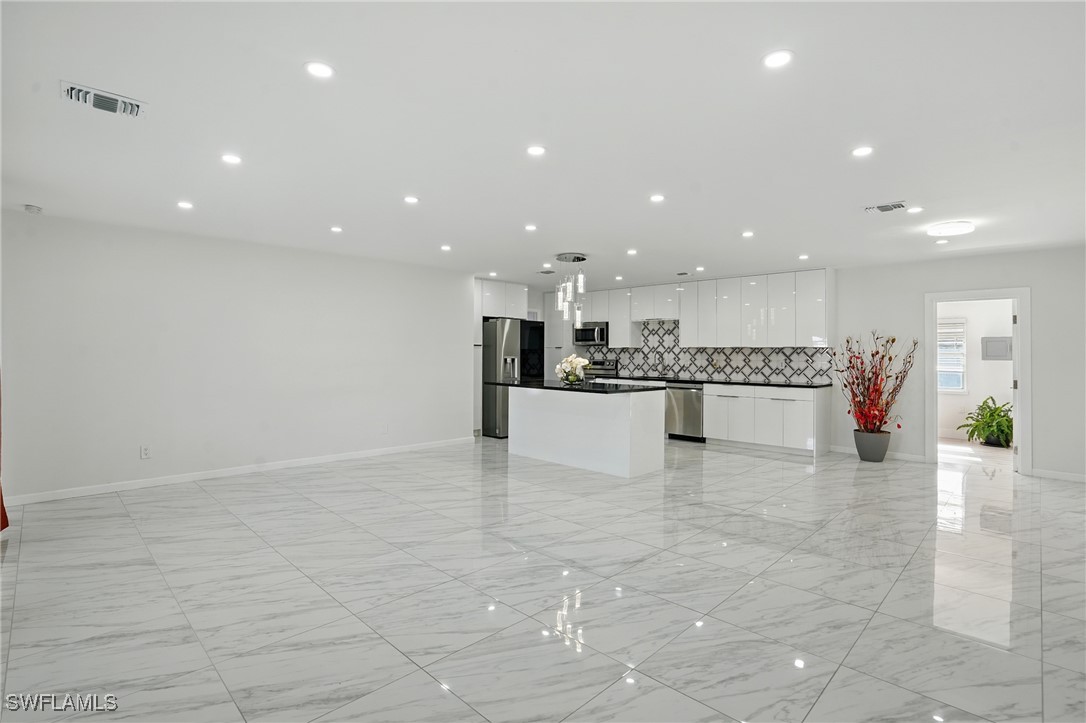 112 Contee DR