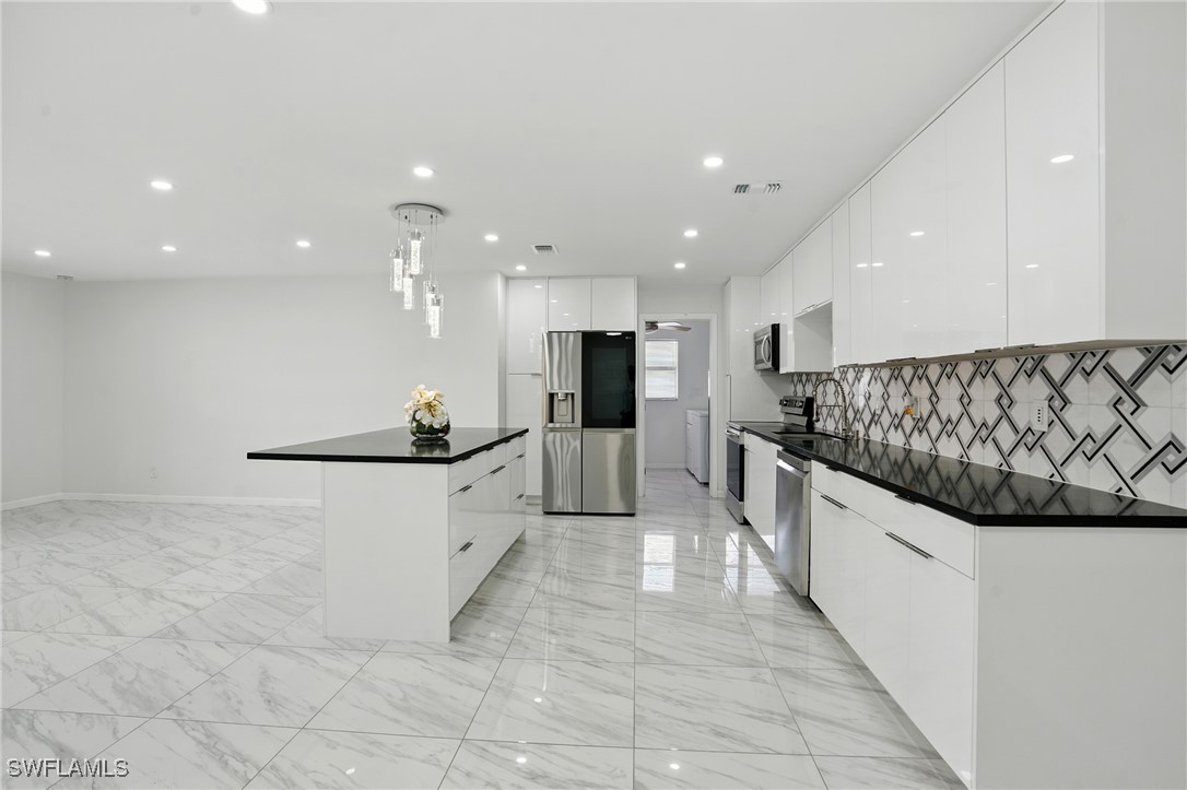 112 Contee DR