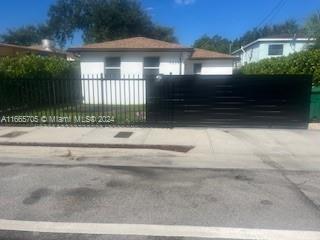 6828 NW 5th Pl