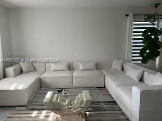 6828 NW 5th Pl