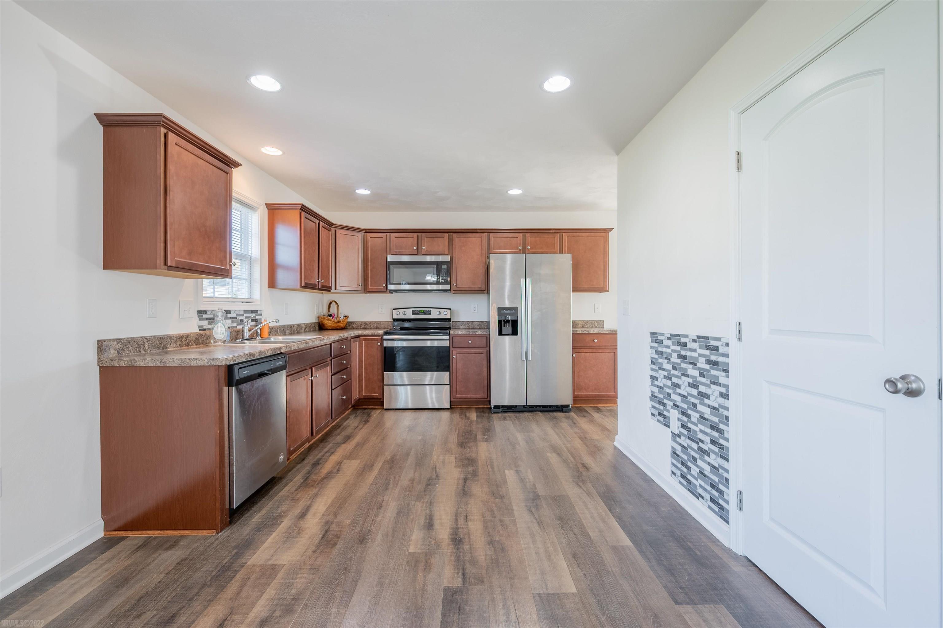 156 PRAIRIE VIEW Lane