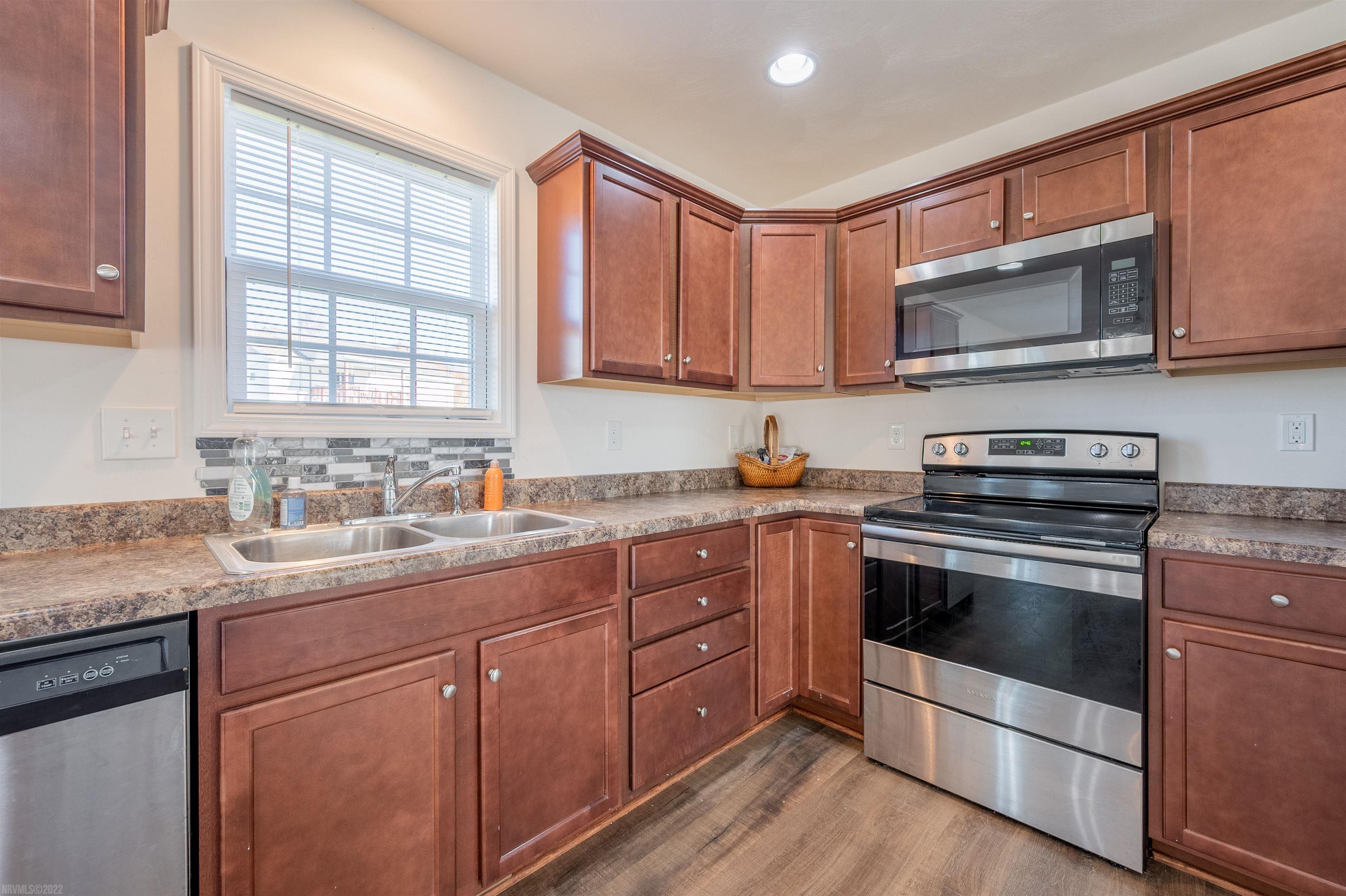 156 PRAIRIE VIEW Lane