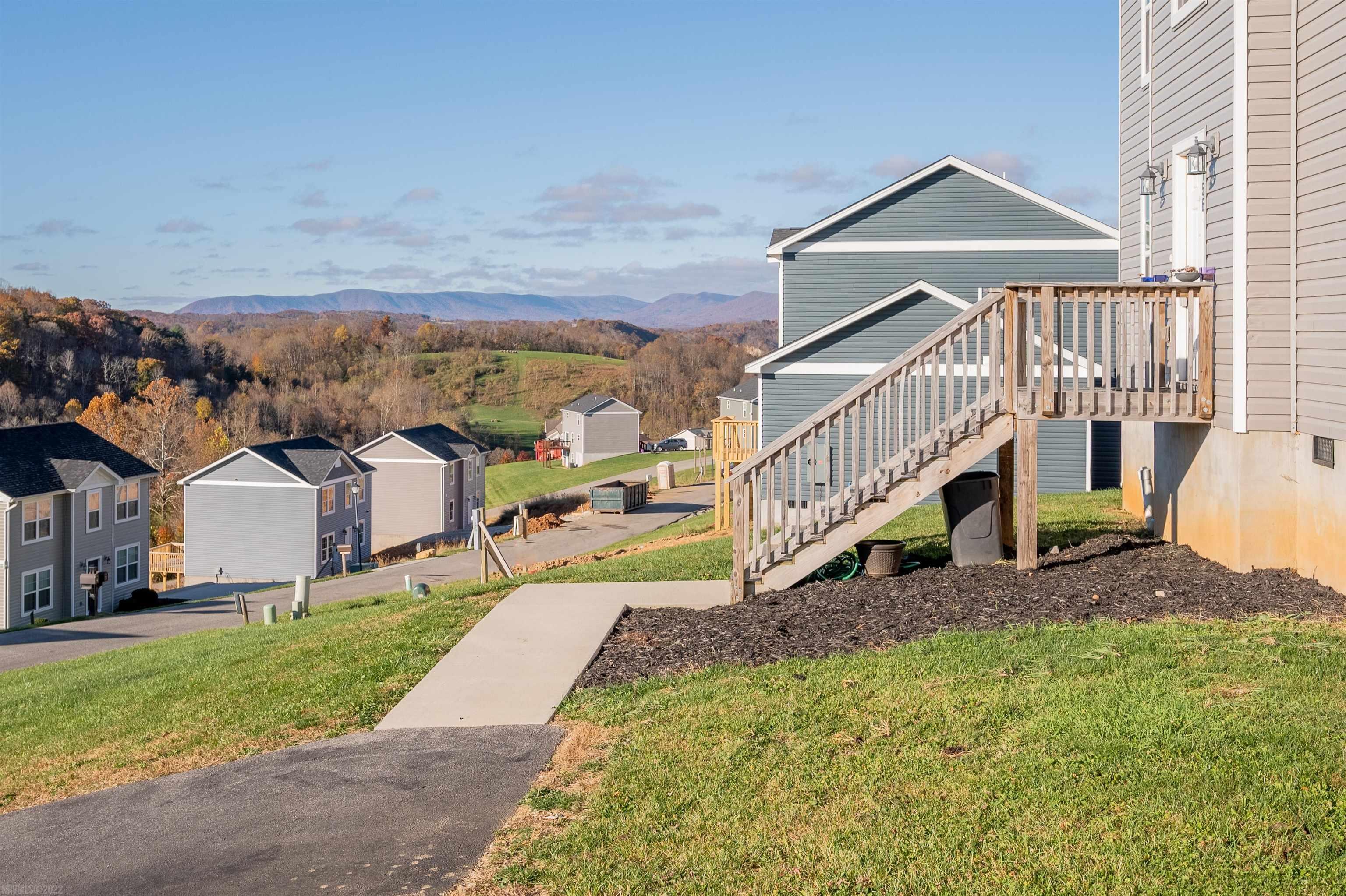 156 PRAIRIE VIEW Lane