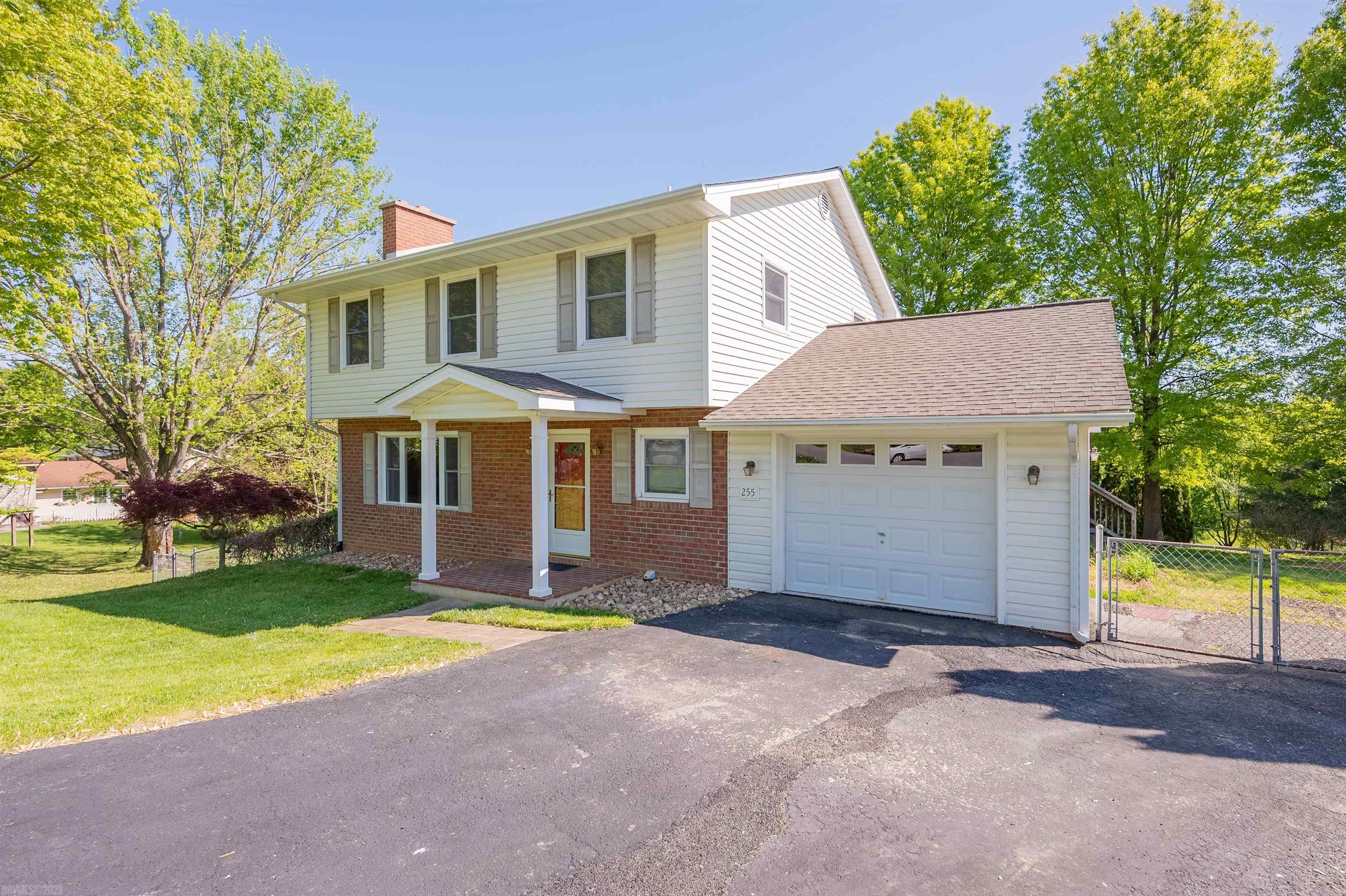 255 WINDMILL RIDGE Road E