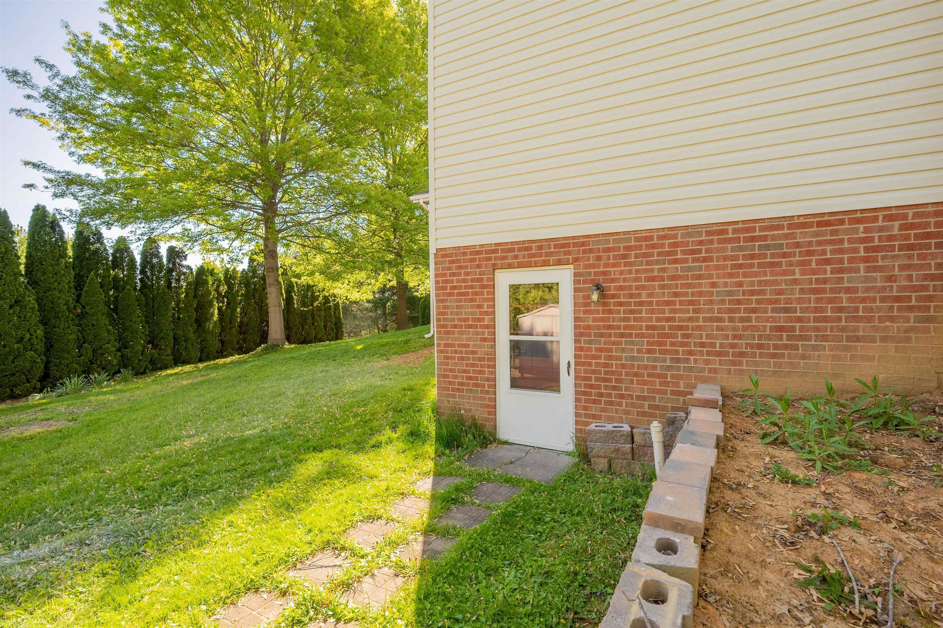 255 WINDMILL RIDGE Road E