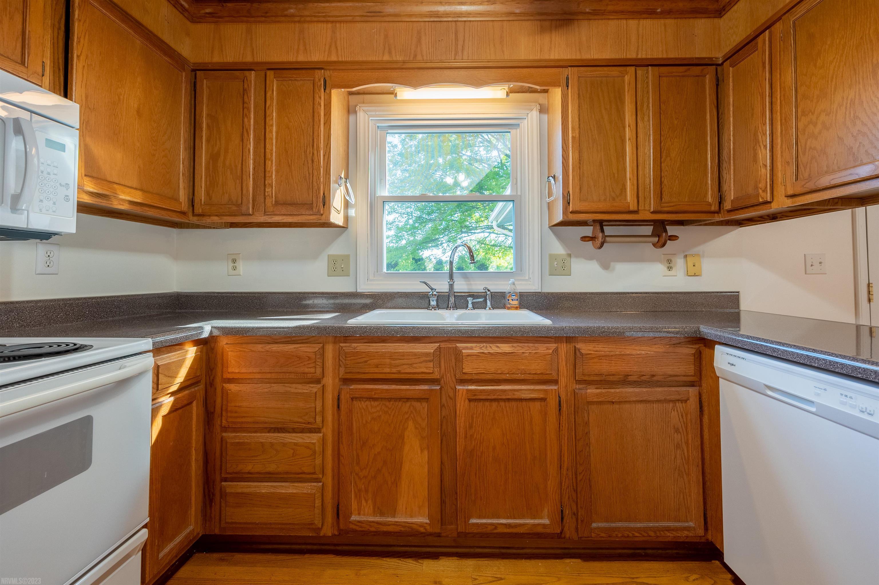 255 WINDMILL RIDGE Road E