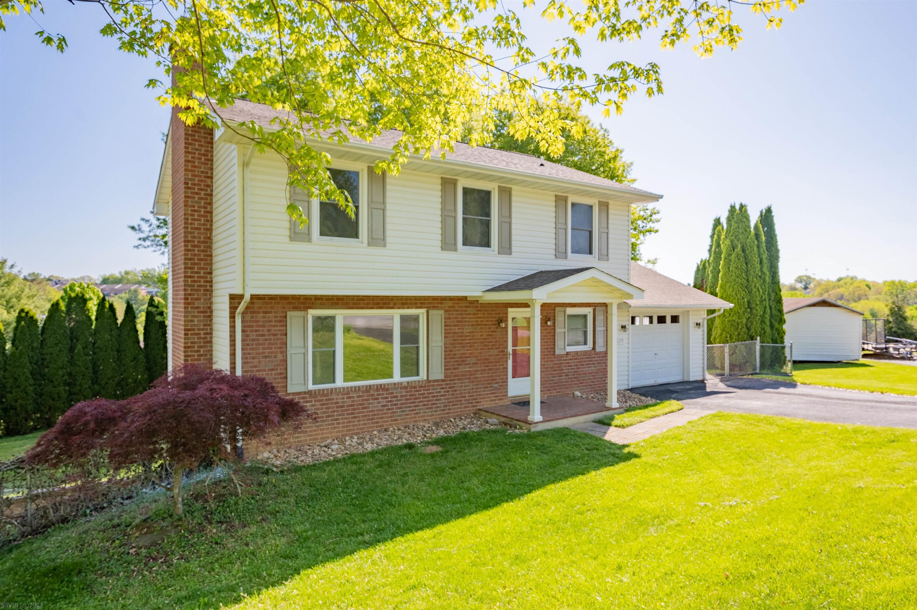 255 WINDMILL RIDGE Road E