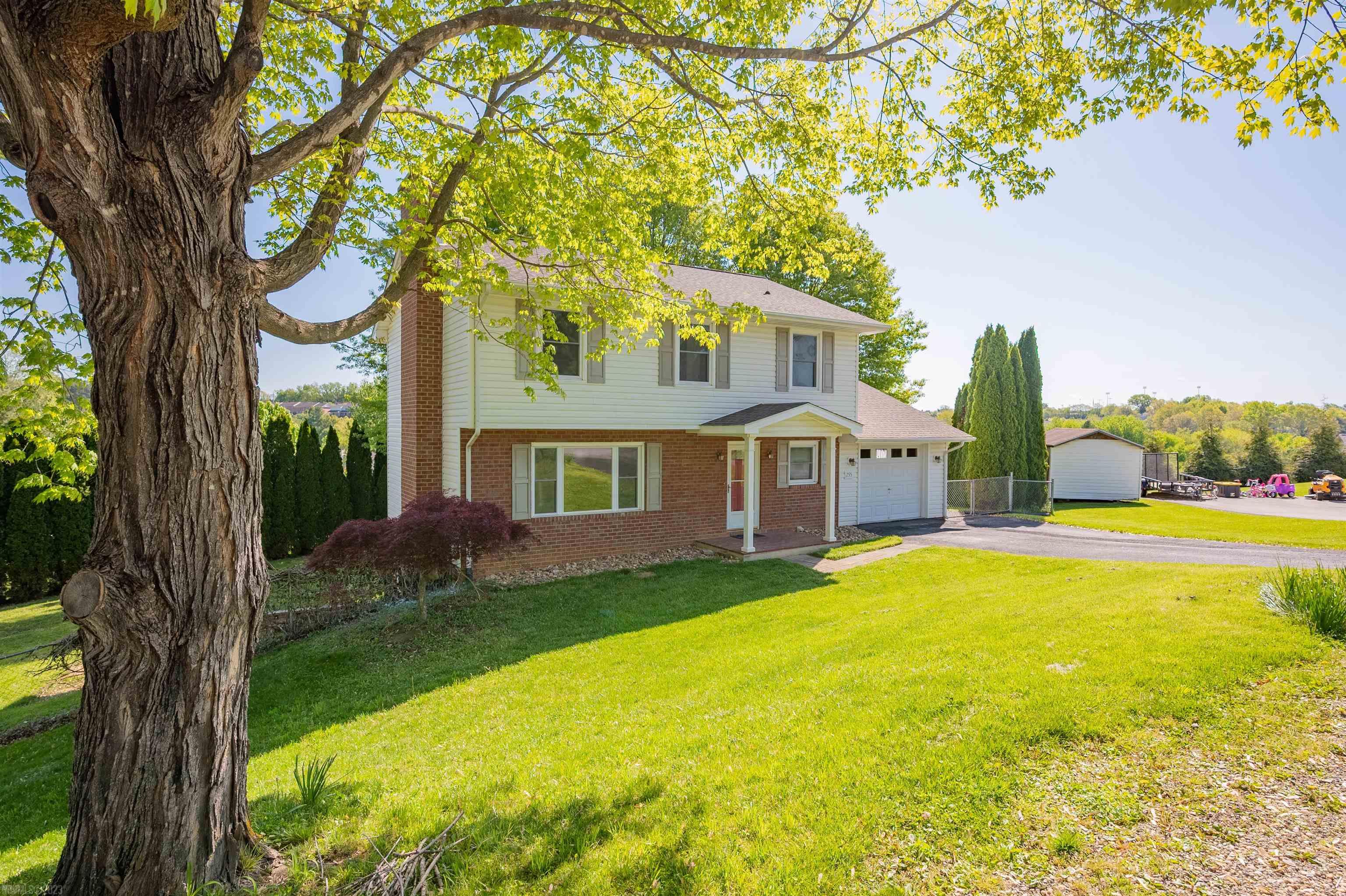 255 WINDMILL RIDGE Road E