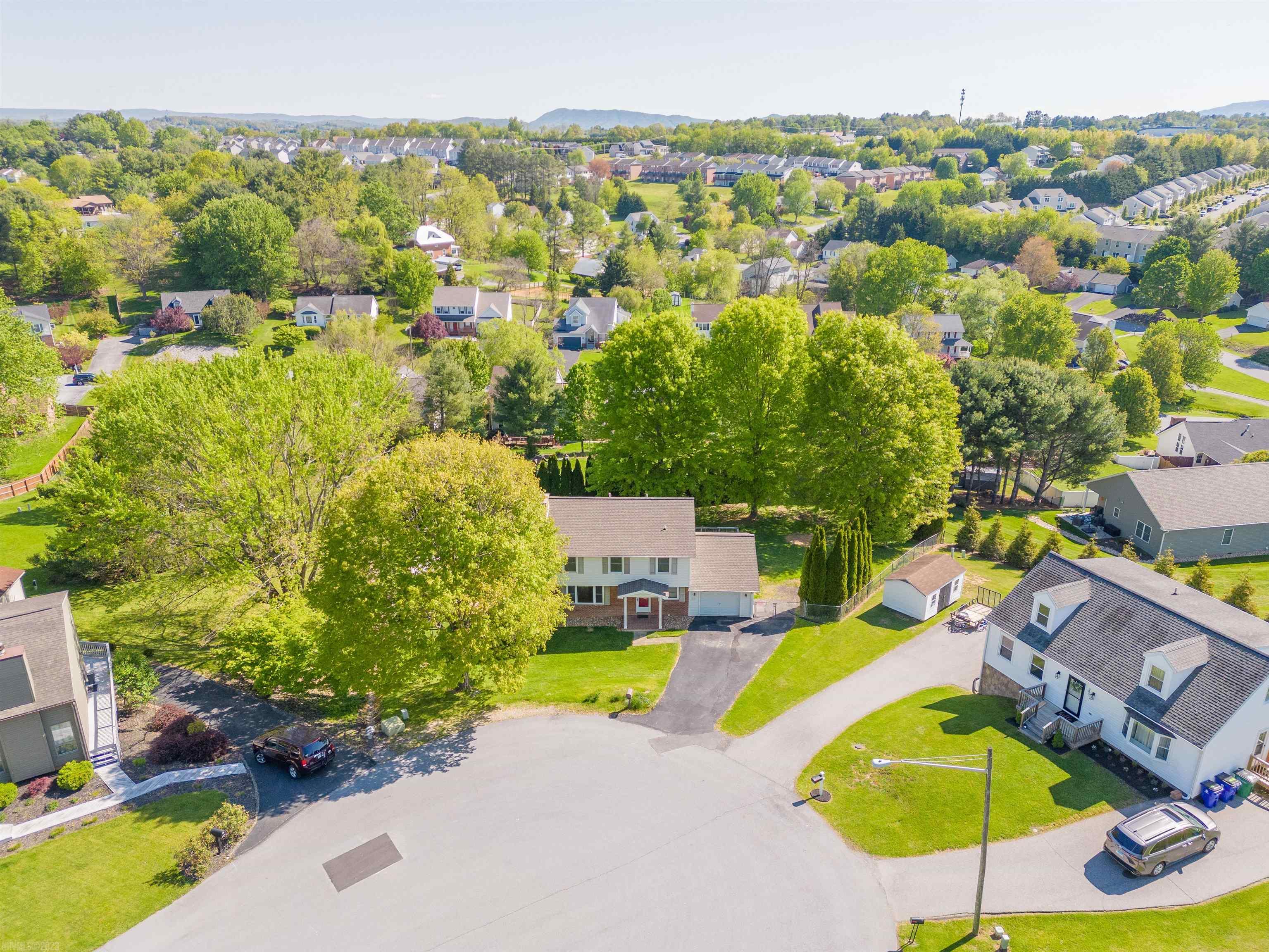255 WINDMILL RIDGE Road E