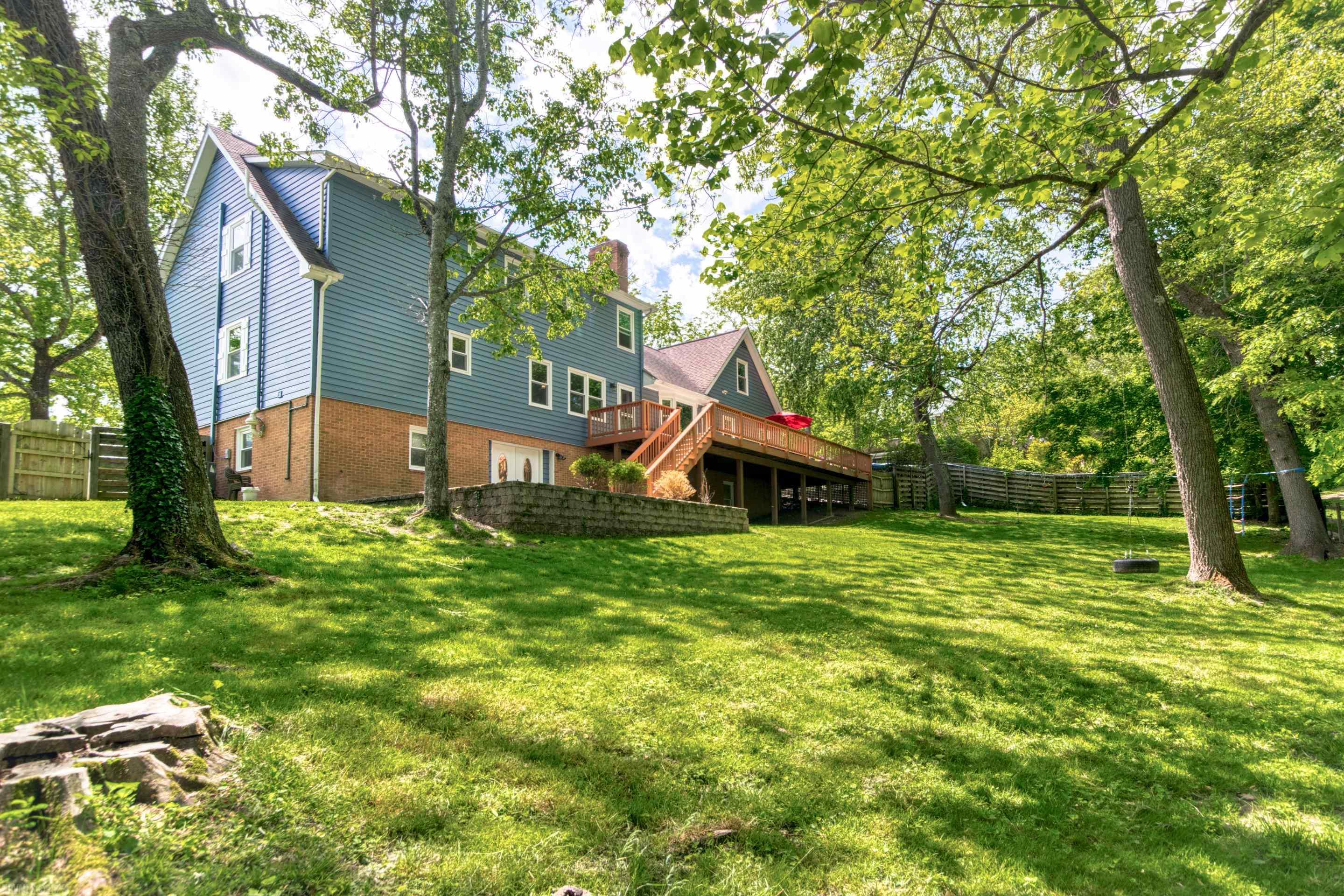 609 LANDSDOWNE Drive