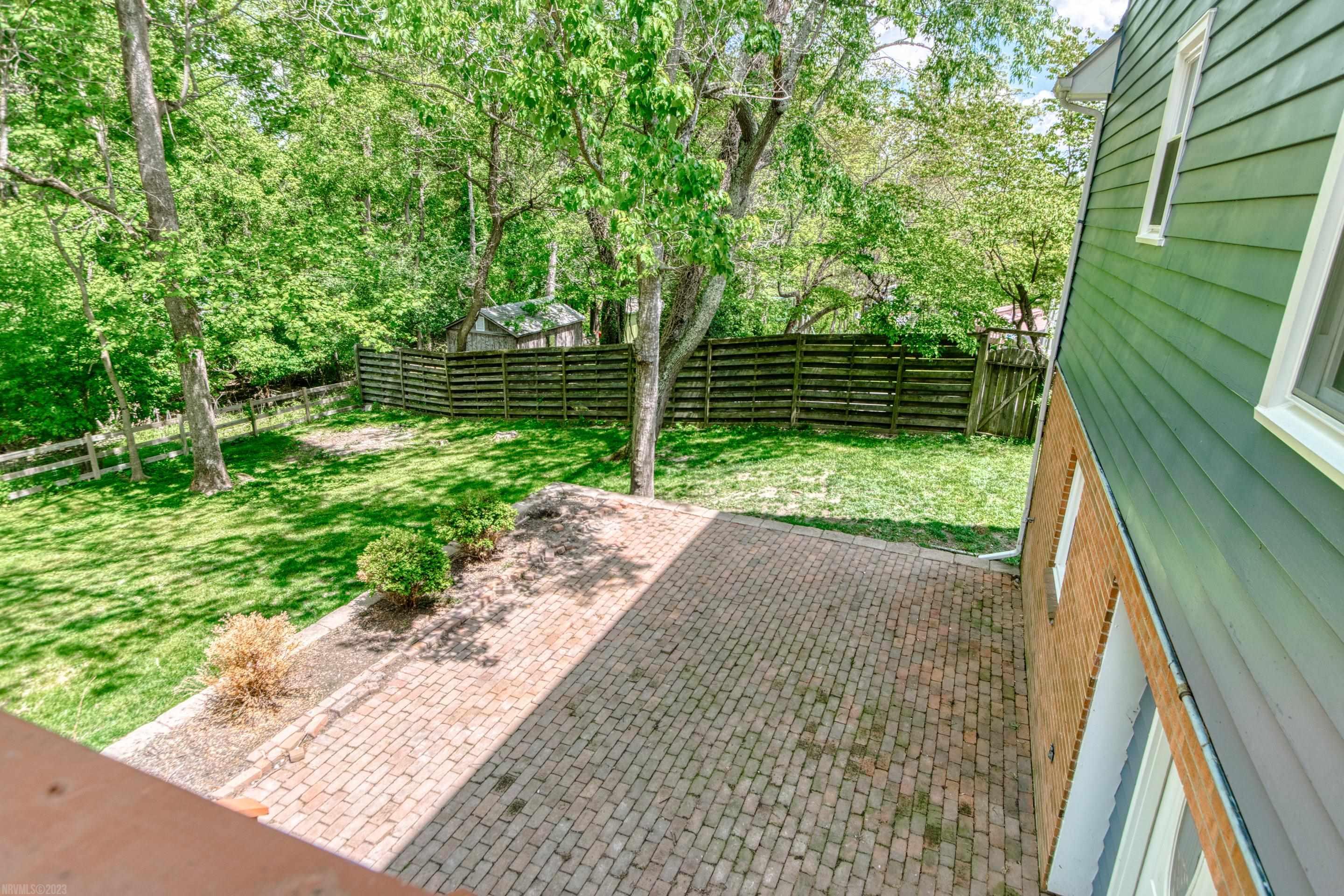 609 LANDSDOWNE Drive