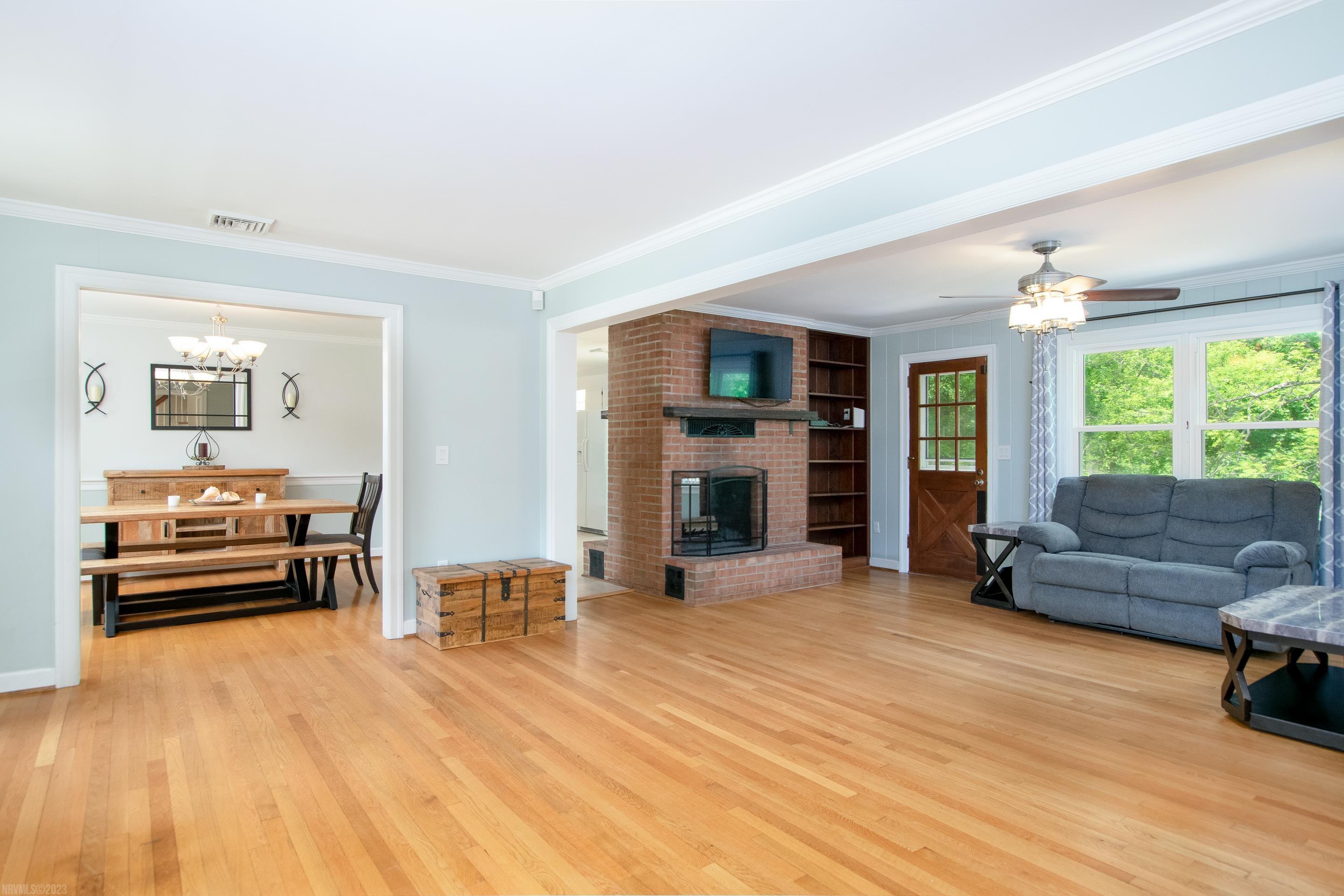 609 LANDSDOWNE Drive