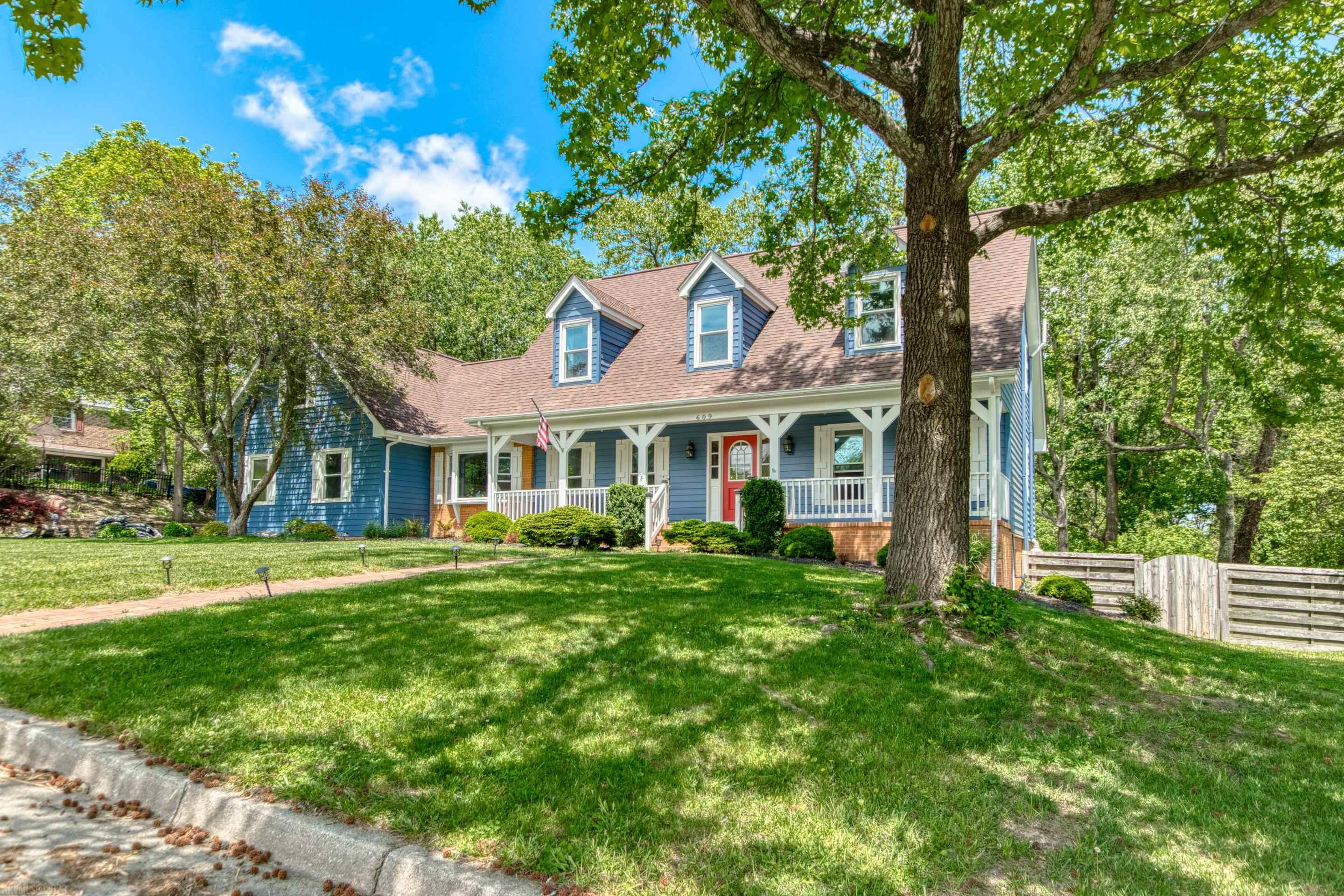 609 LANDSDOWNE Drive