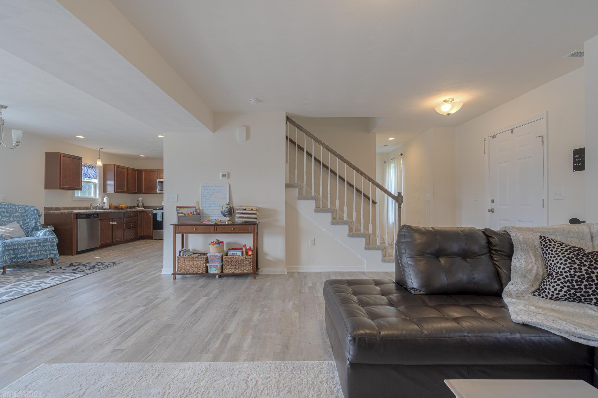 122 PRAIRIE VIEW Lane