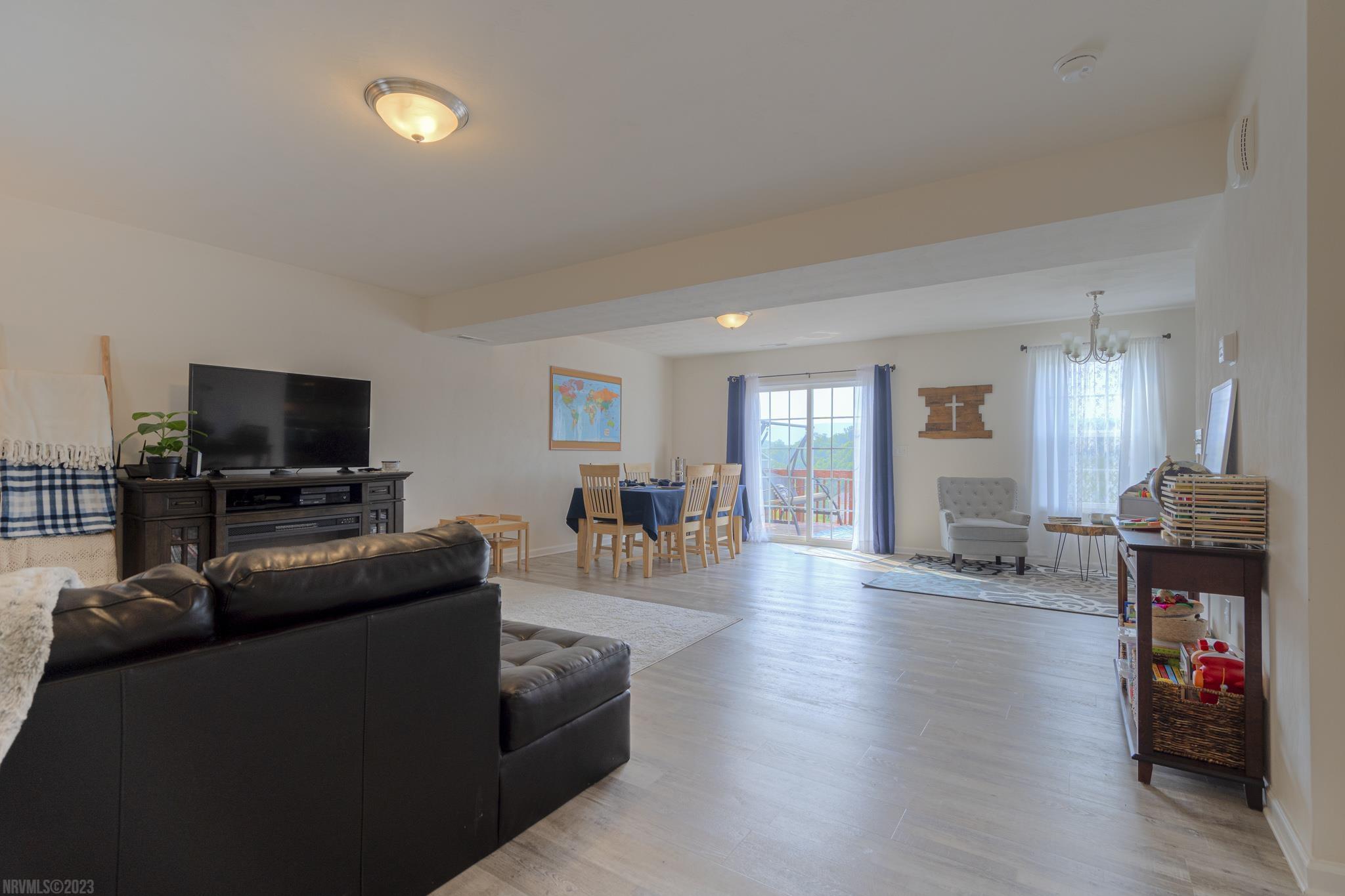 122 PRAIRIE VIEW Lane