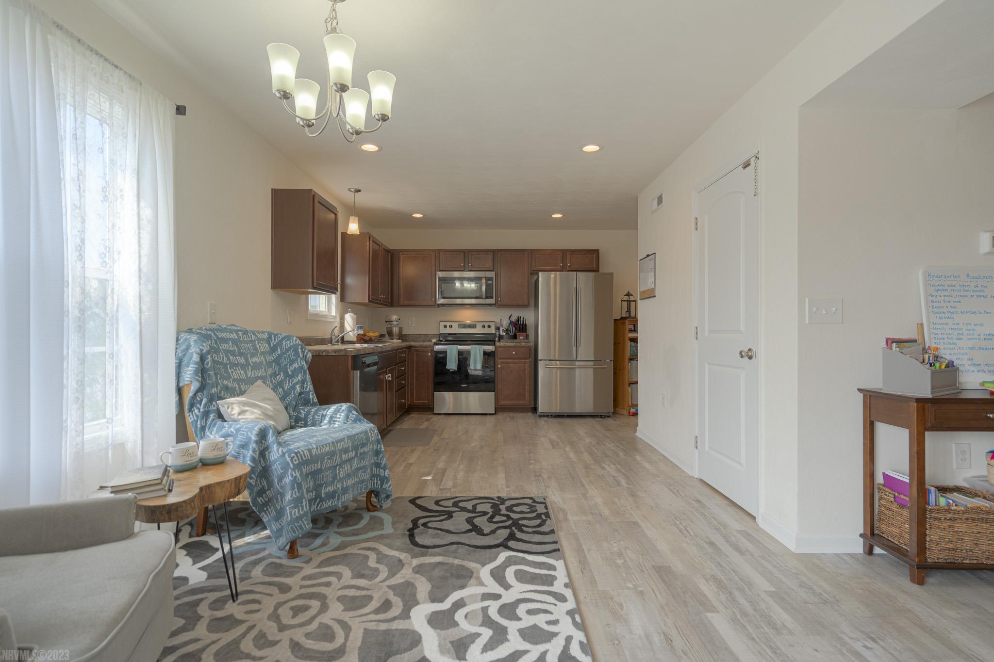 122 PRAIRIE VIEW Lane