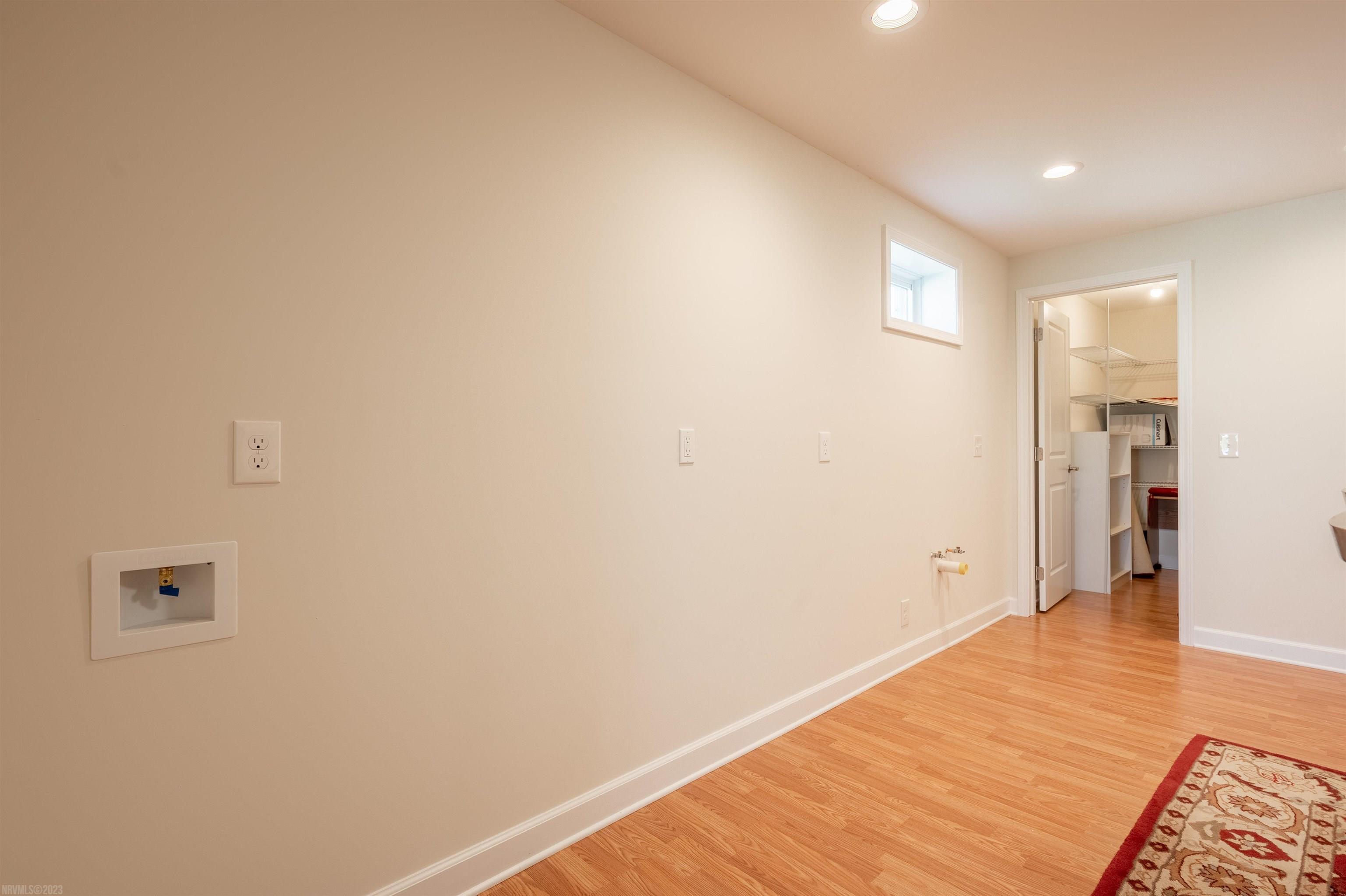 2271 SCENIC RIDGE Circle