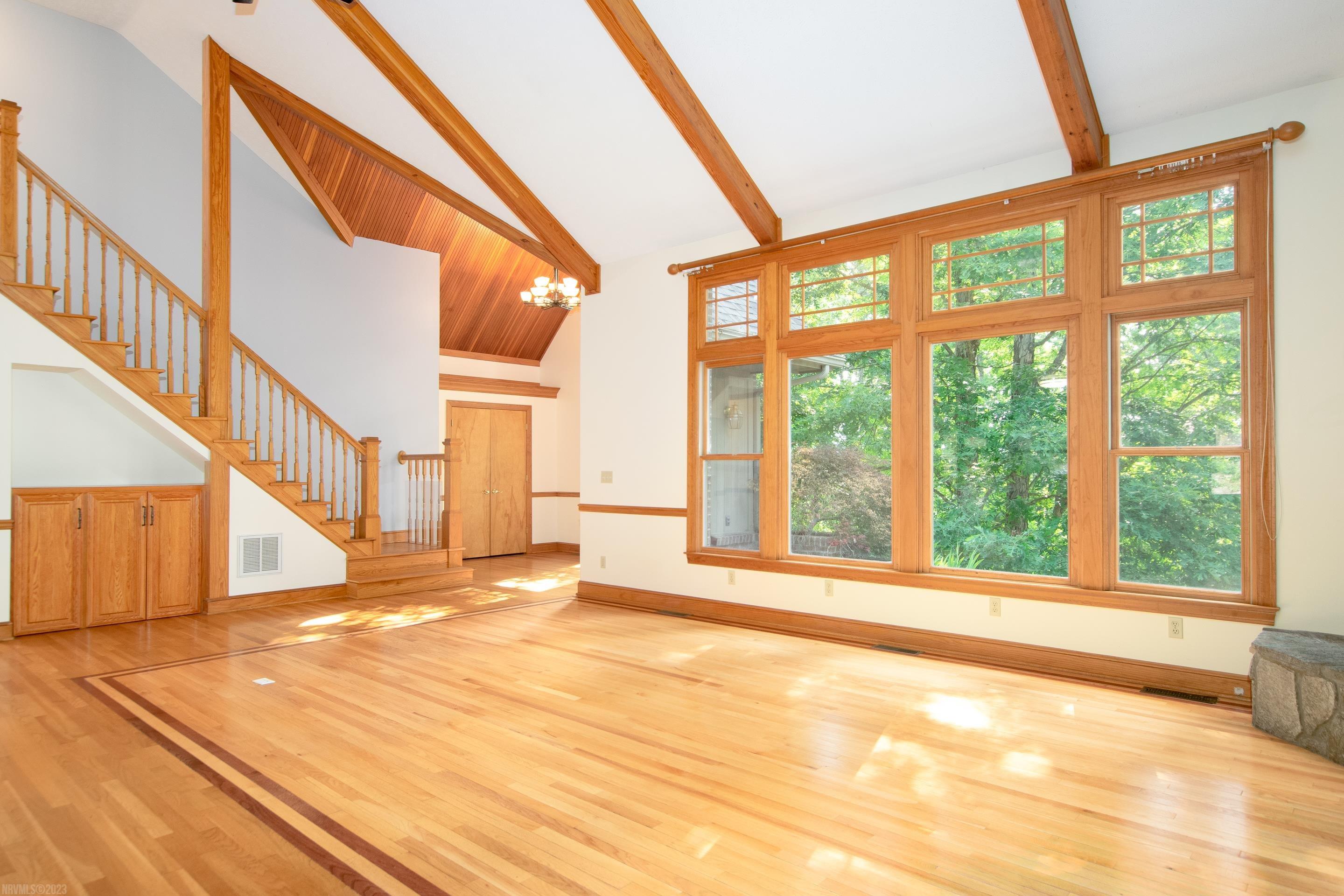 295 DEERCROFT Drive